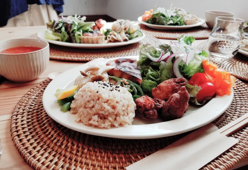 【新宿】バラエテイー豊かな食事は新宿のおすすめのランチで決まり!!