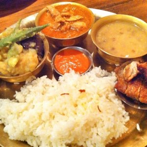 【渋谷】ネパリコ (NEPALICO) |  ネパールの素朴で美味しいカレーを味わえる