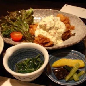 【渋谷】魚山亭 新寮 (ぎょっさんてい) |  名物チキン南蛮定食¥1000!!